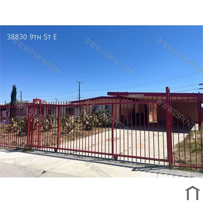 1BD/ 1BTH UNIT DUPLEX STYLE EAST PALMDALE JUST UPGRADED