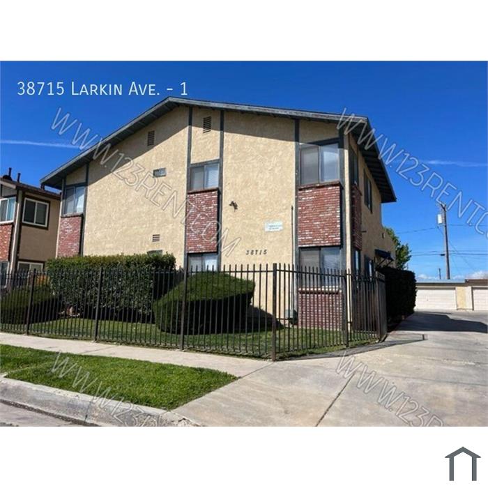 TWO BEDROOM ONE BATH APT EAST PALMDALE