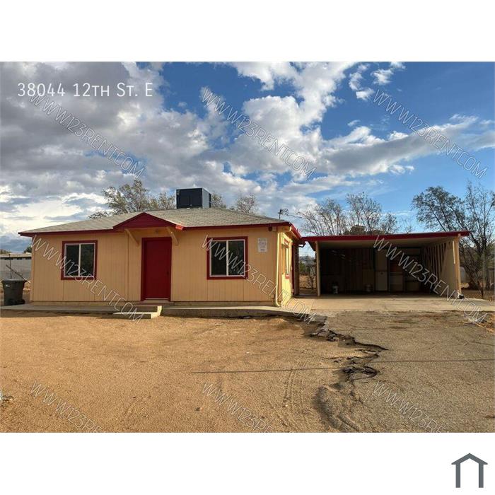 2BD/ 1BTH EAST PALMDALE PRIVATE BACK HOUSE