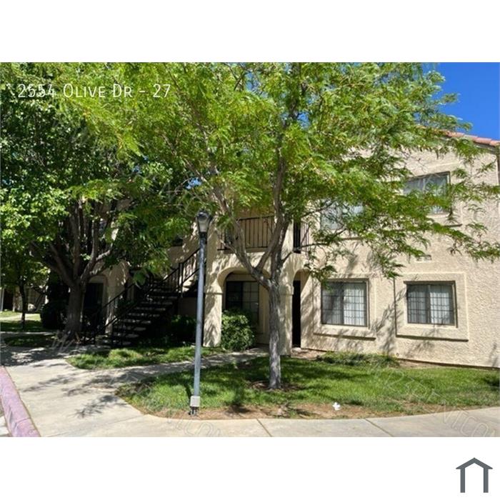 1BD/ 1BTH CONDO GATED COMMUNITY/ EAST PALMDALE