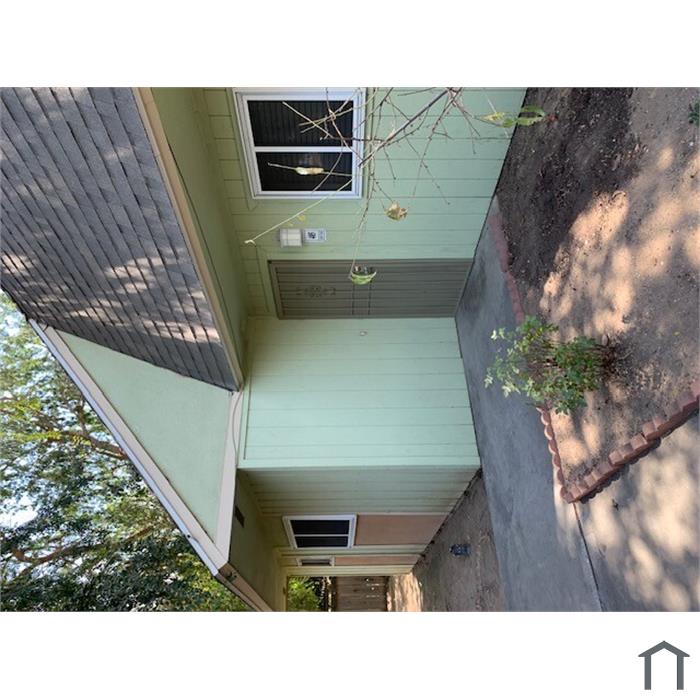 481 W Alluvial Ave