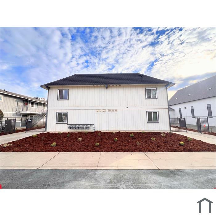 116 N Yosemite Ave