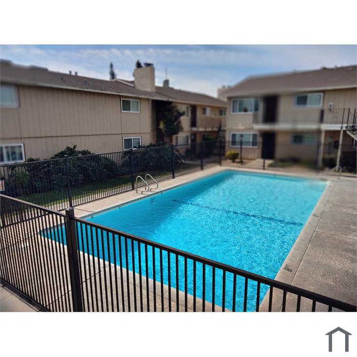336 W Bullard Ave