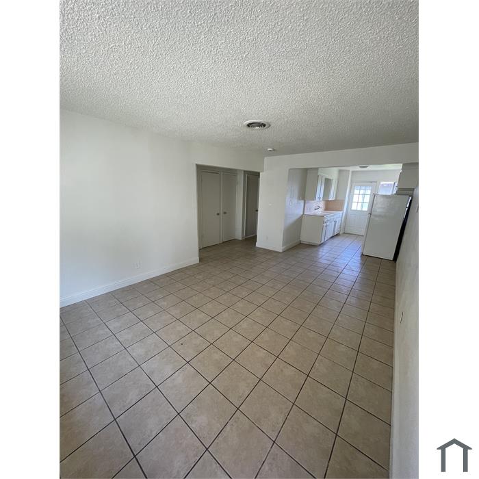 2244 W Princeton Ave