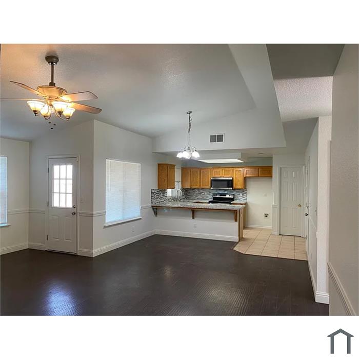 5323 W Garland Ave