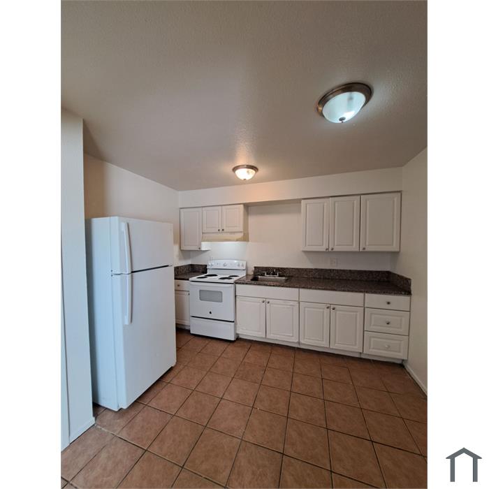 2029 E. Pontiac Way 