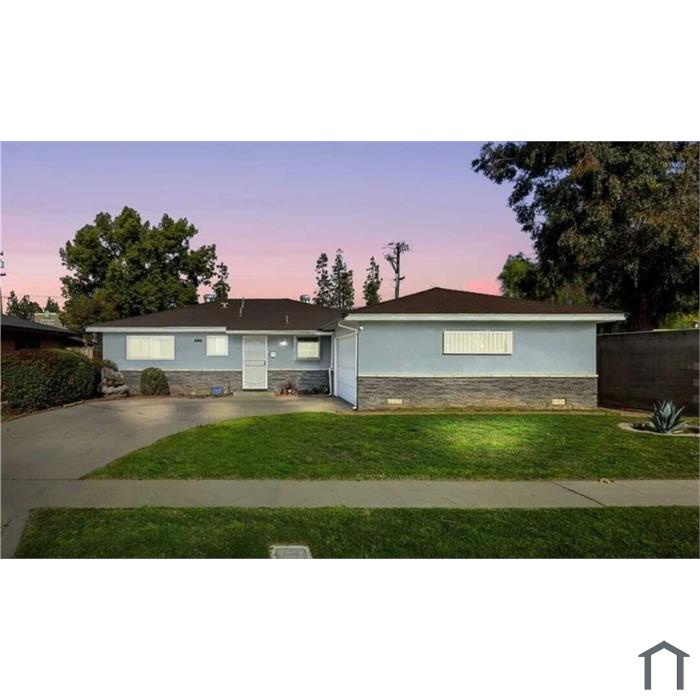 5097 E Carmen Ave