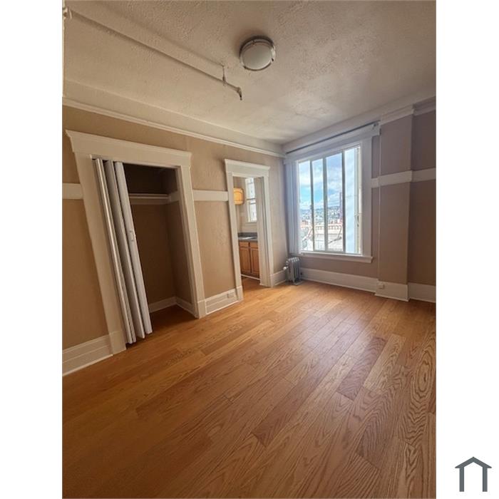 81 9th St
