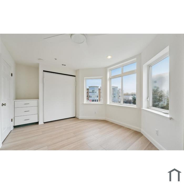 195 7th St