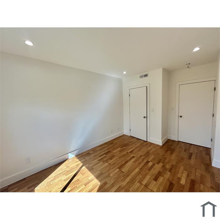 1379 Revere Ave