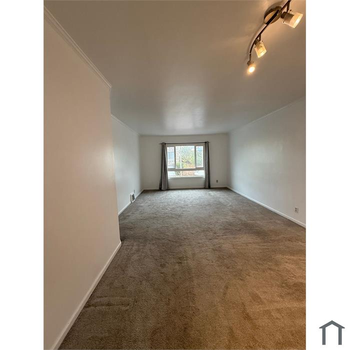 360 Chester Ave