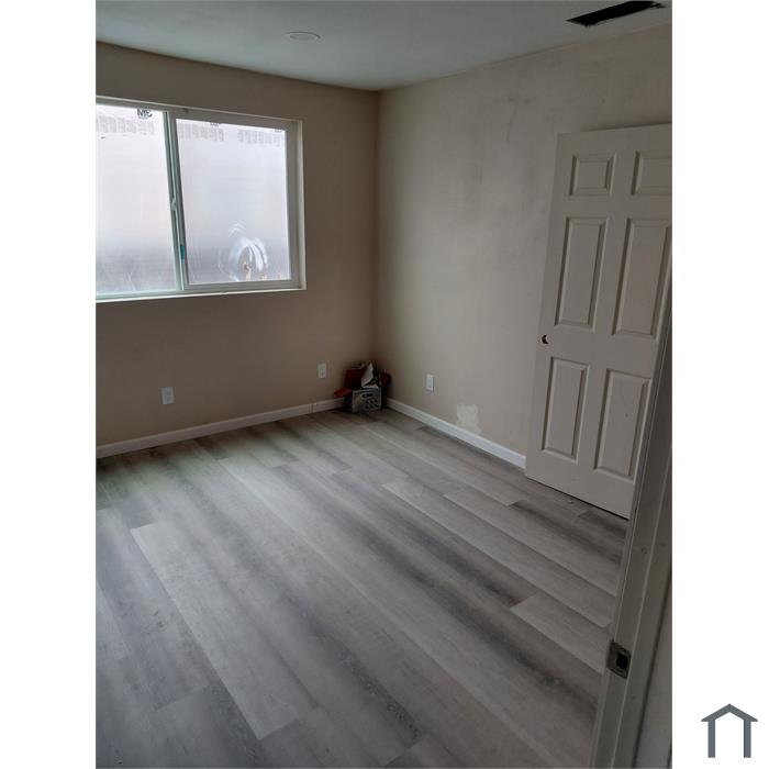 308 W 8th St