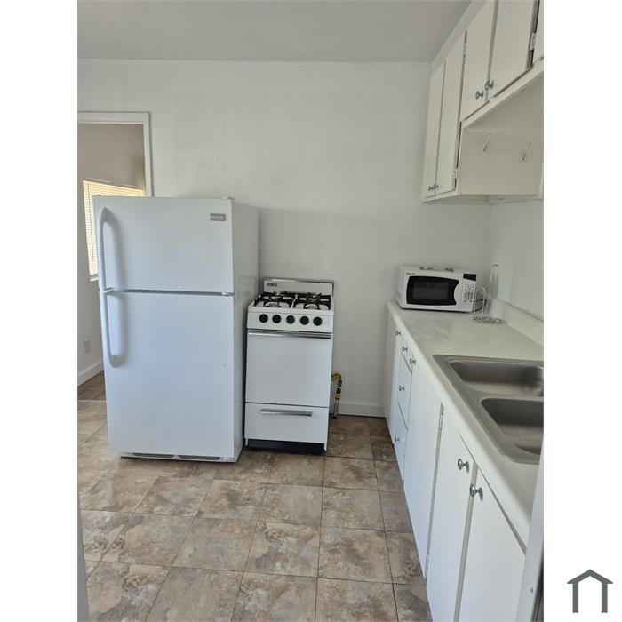 400 W 4th St