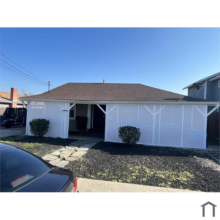 2739 Lincoln Ln
