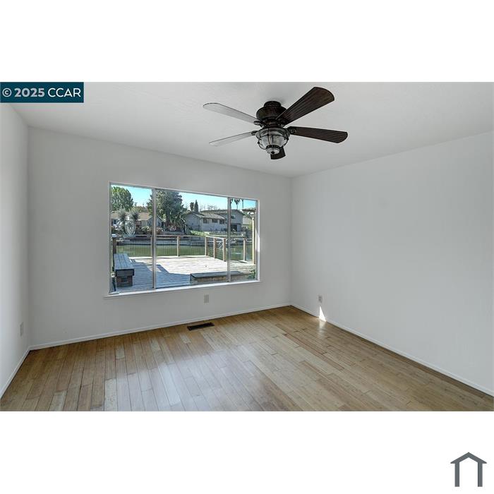 108 E Lake Dr