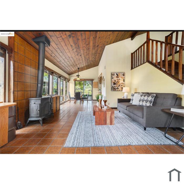 2752 Minta Ln