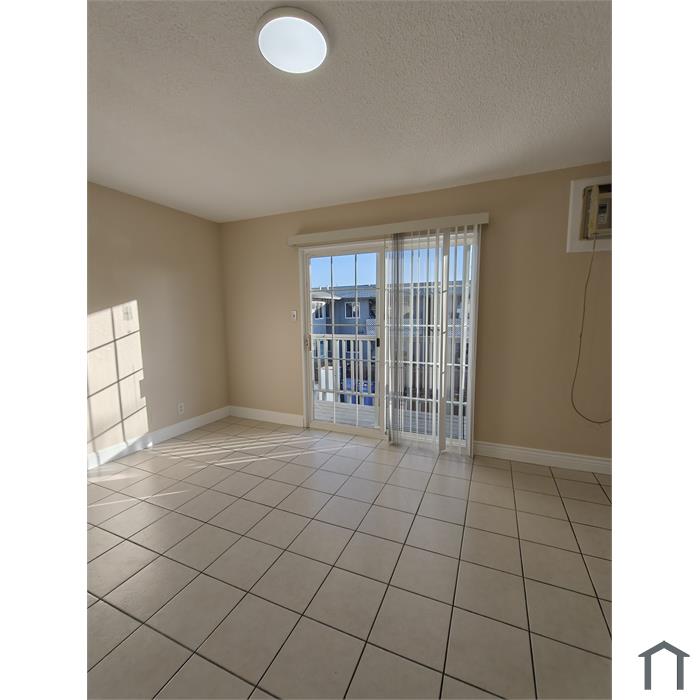 1880 Robin Ln