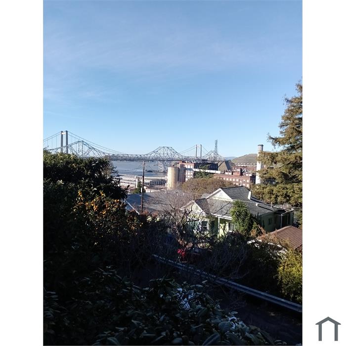 725 Alhambra St