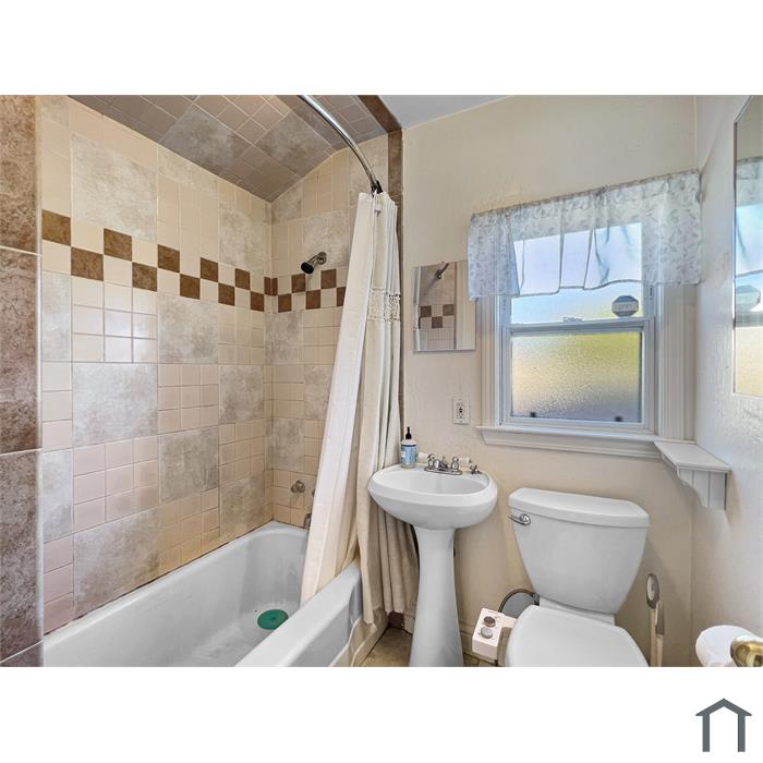 2 Bedroom Single Family House 10829 San Pablo Ave in El Cerrito, CA