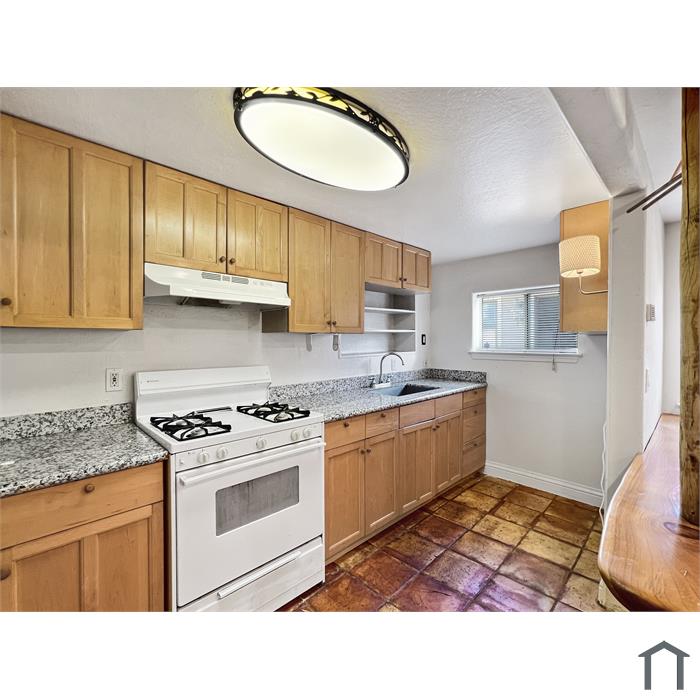 2 Bedroom Single Family House 10829 San Pablo Ave in El Cerrito, CA