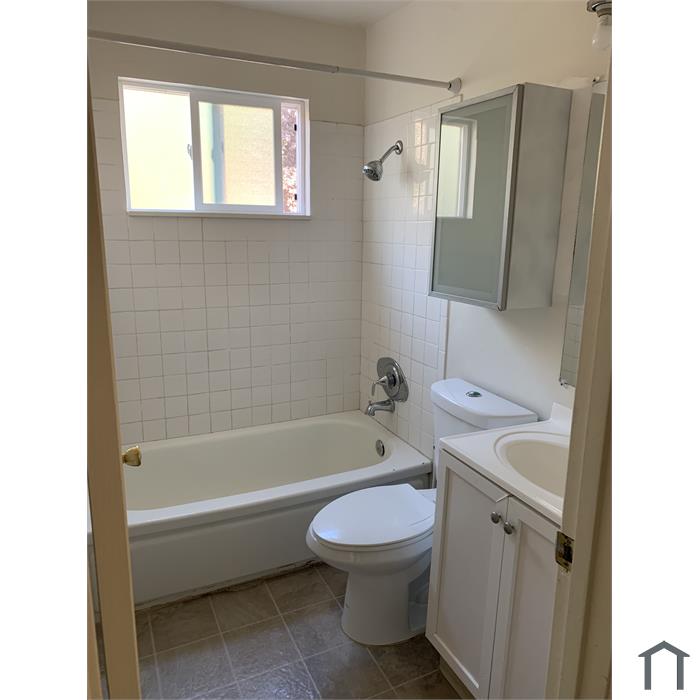 3237 Santa Clara Ave