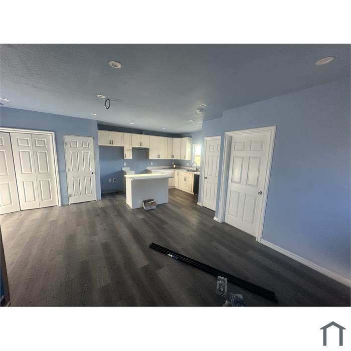 22897 Valley View Dr