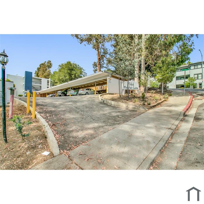 944 Fletcher Ln