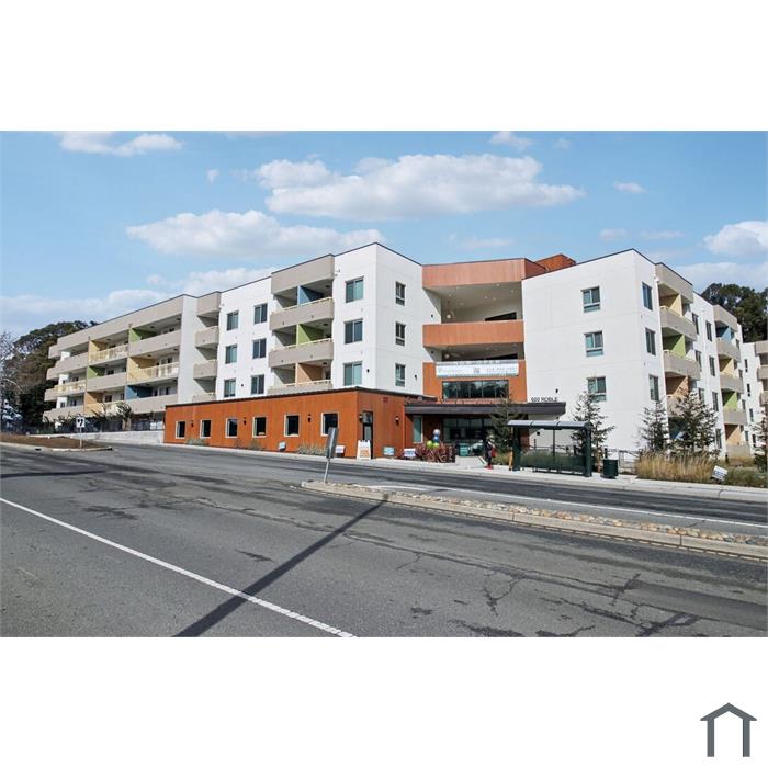 600 Roble Ave