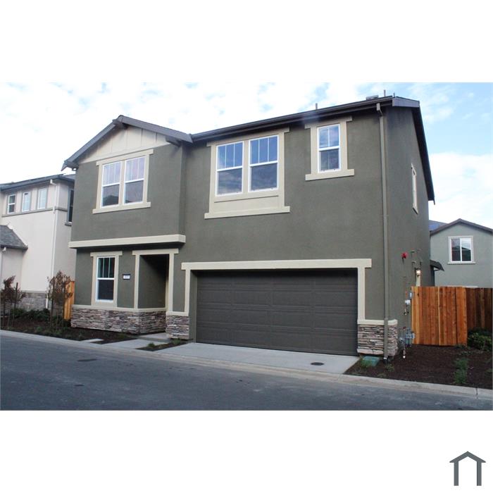 405 Mystic Ln