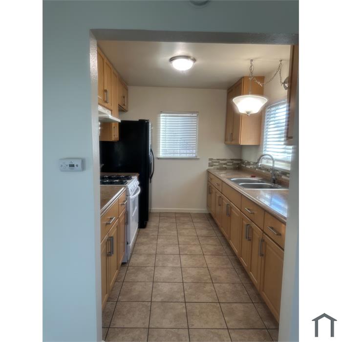 347 Vaqueros Ave