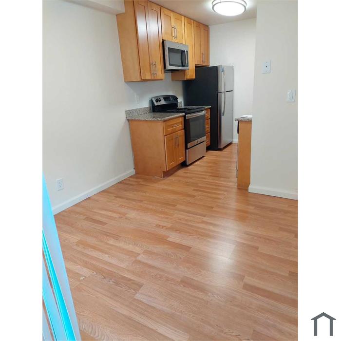 124 Benson Ave