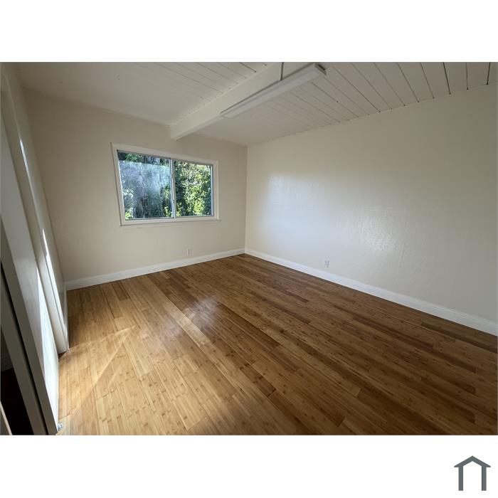 7 Deering Ct