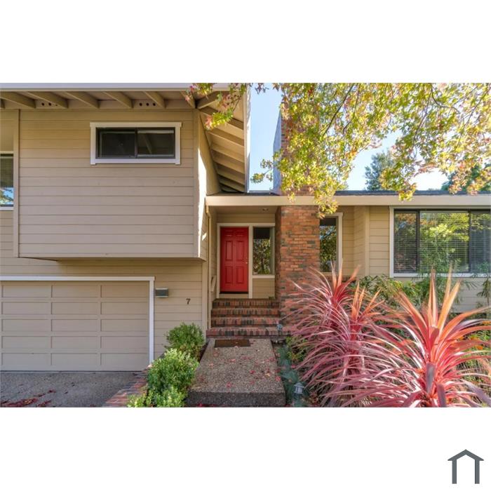 7 Lupine Ct