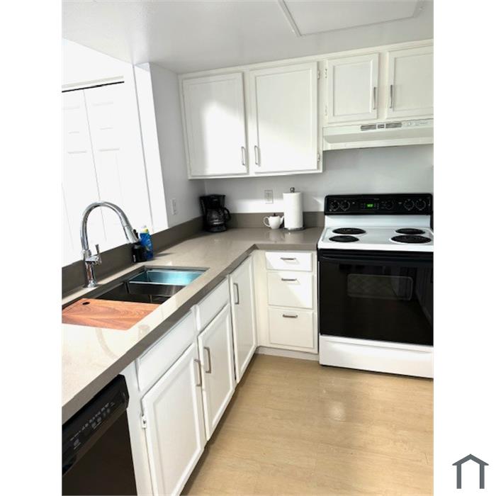 211 Mariner Way