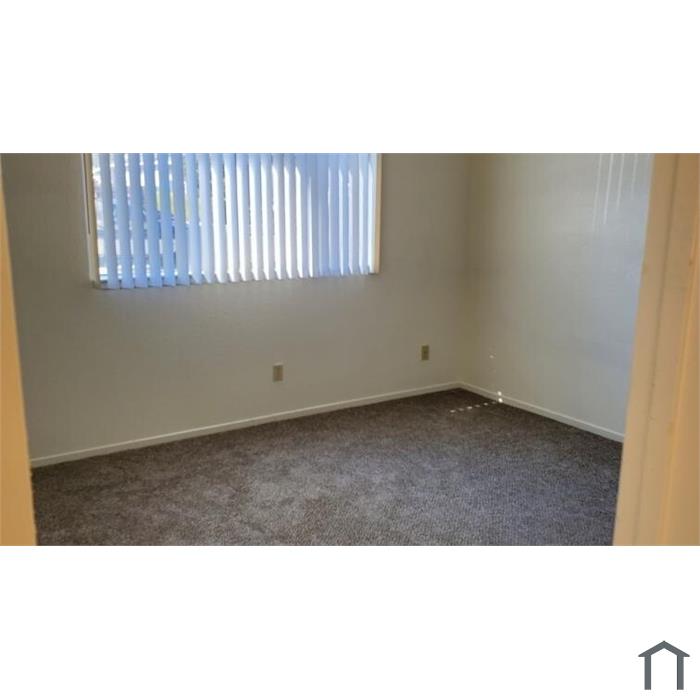220 Nob Hill Ter
