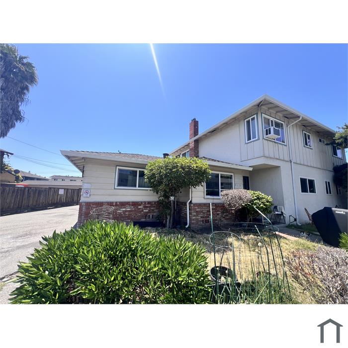 2138 Main St