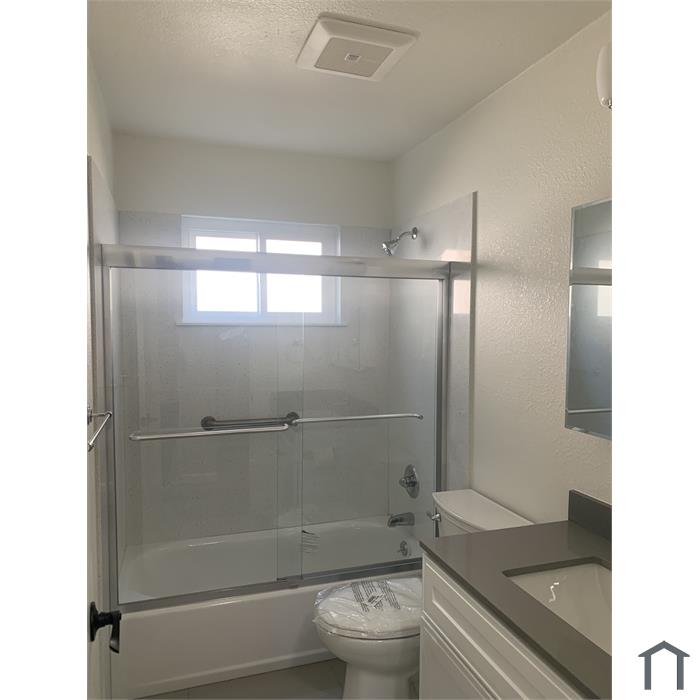 871 Burbank Dr