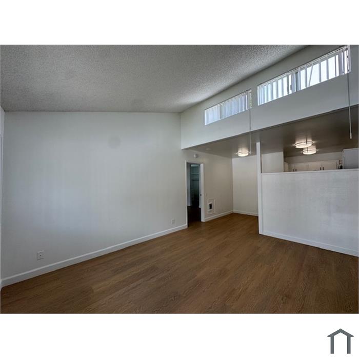 200 Button St