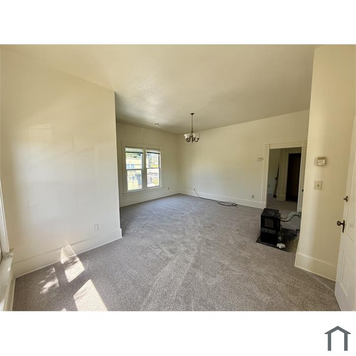 220 Maple St
