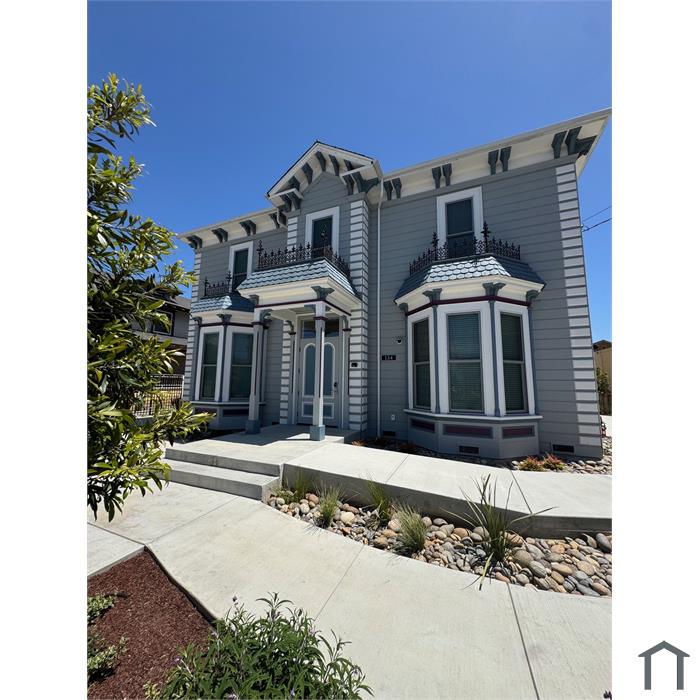 134 E Beach St