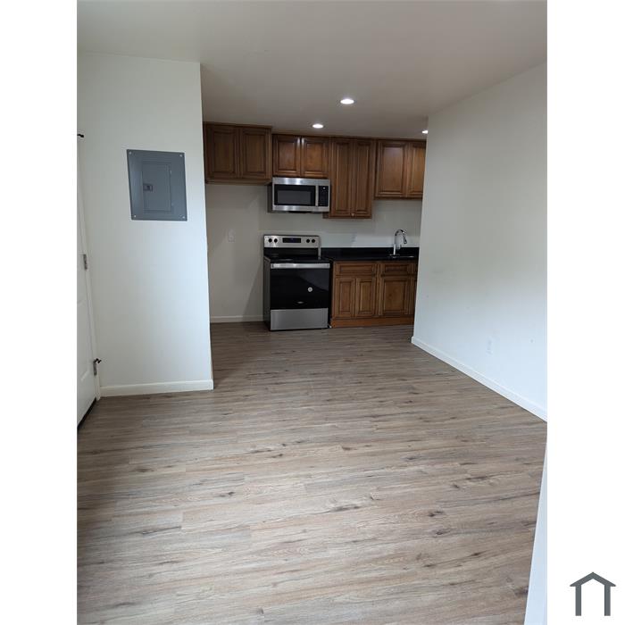 129 6th St