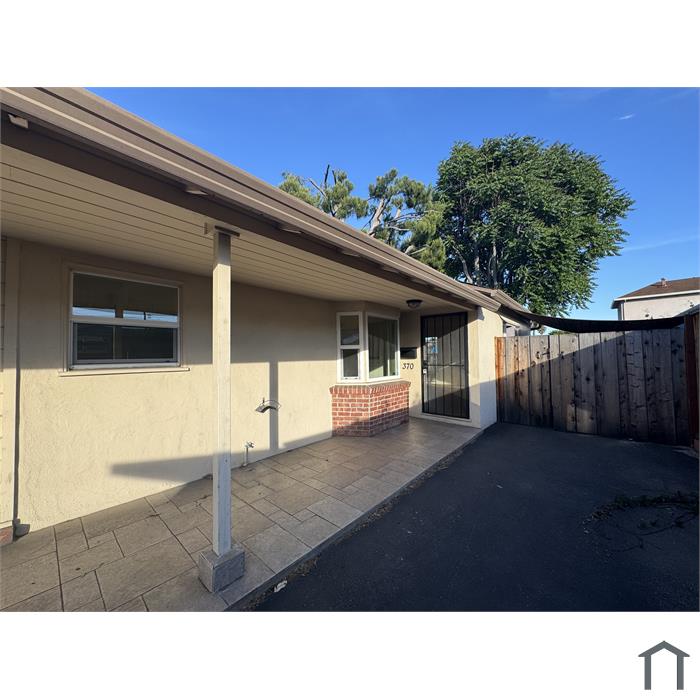 370 Edwards Ave