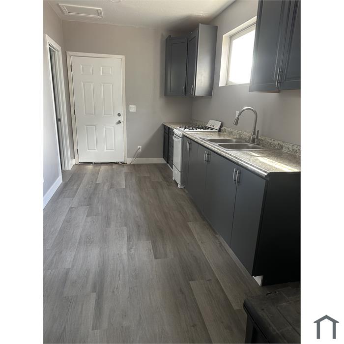451 S 4th St