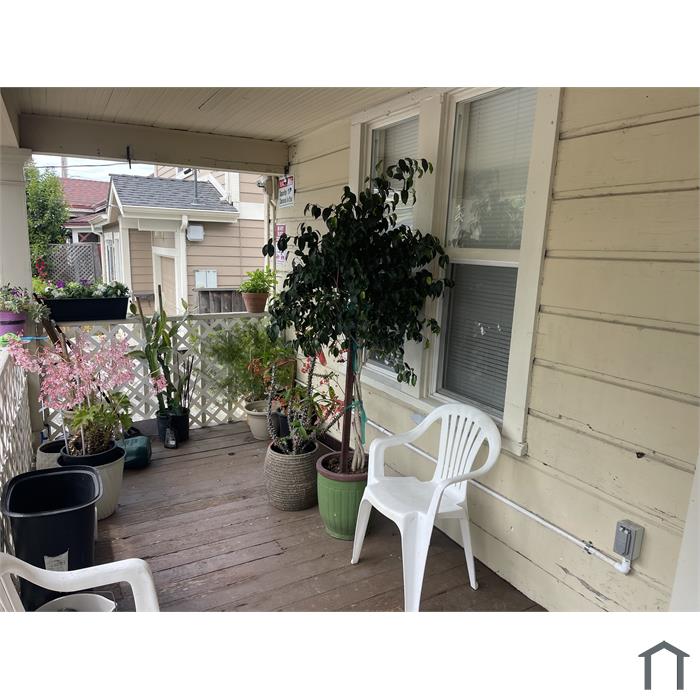 309 E Saint John St