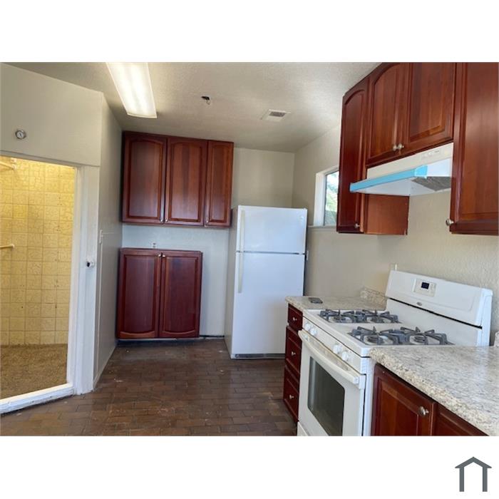 1462 E San Fernando St