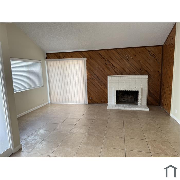 1370 Sunnycrest Cir