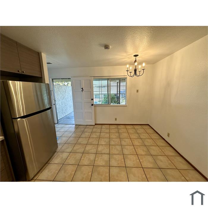 871 Canfield Ct