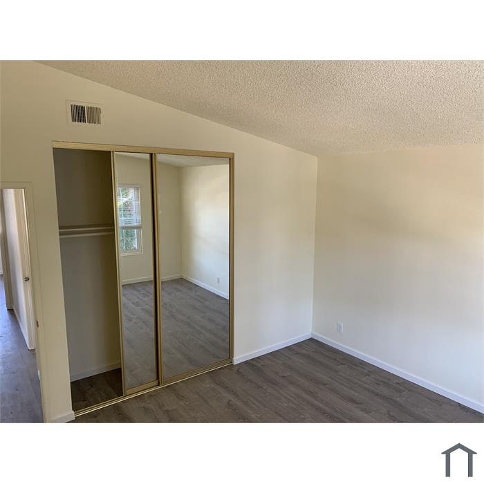 60 Fordwell Ct