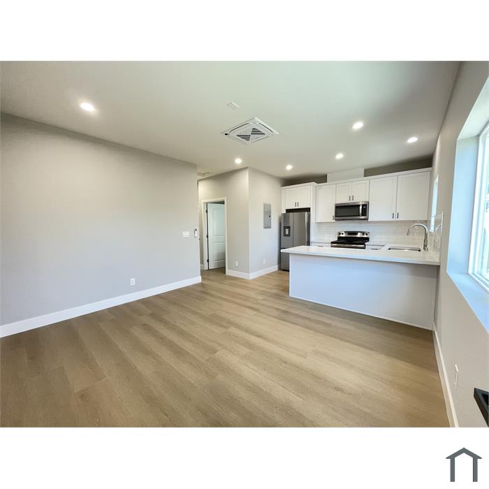 1894 Wesley Ct