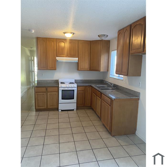8729 Kelley Dr